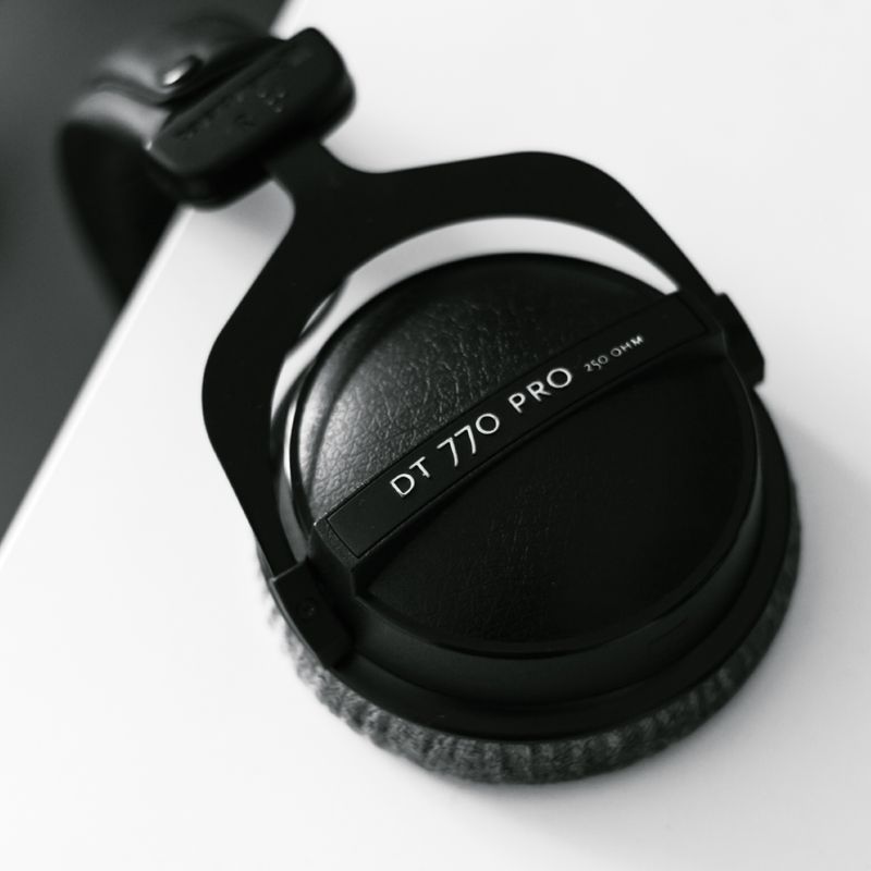 Blaze Booster On-Ear Headset - Classic Retro Black Duos